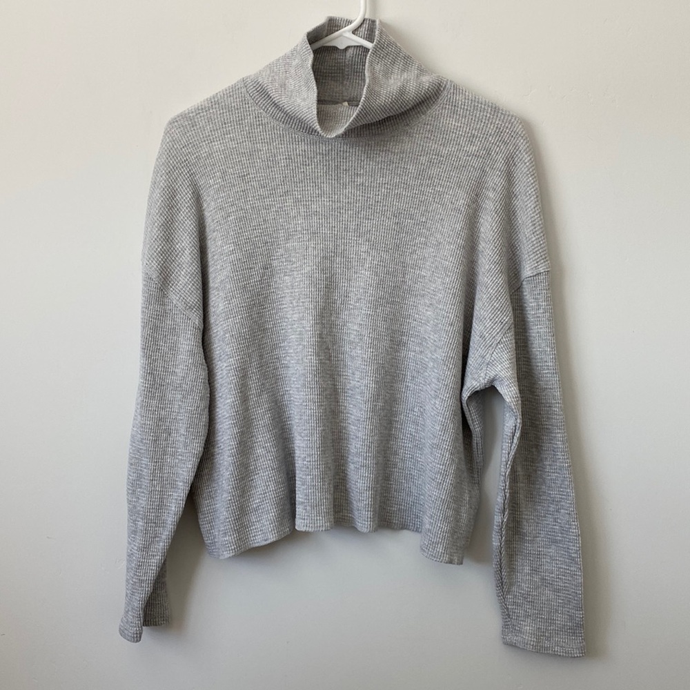Aritzia The Group By Babaton Light Grey Waffle Knit Turtleneck Sweater